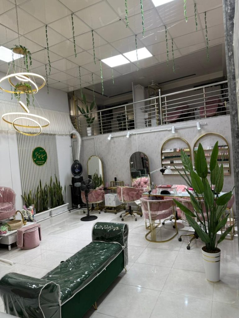 سالن زیبایی سهیلا هخامنش آبیک